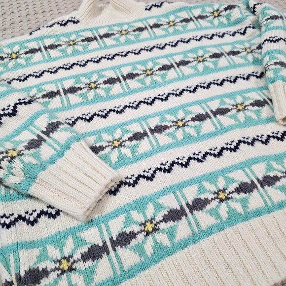 AE Oversized Fairisle Mock Neck Sweater Size Medium - Picture 6 of 13